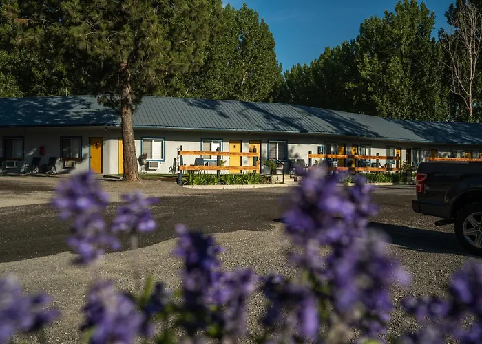 Columbia Point Resort