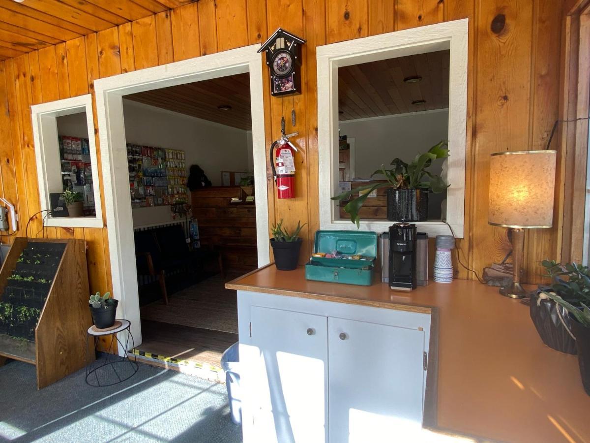 Hotel Columbia Point Kettle Falls