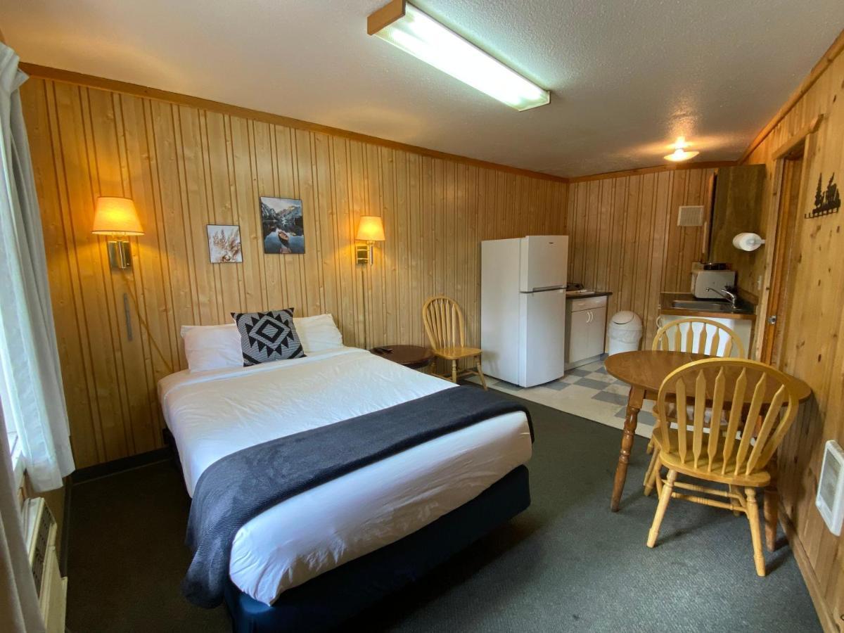 Hotel Columbia Point