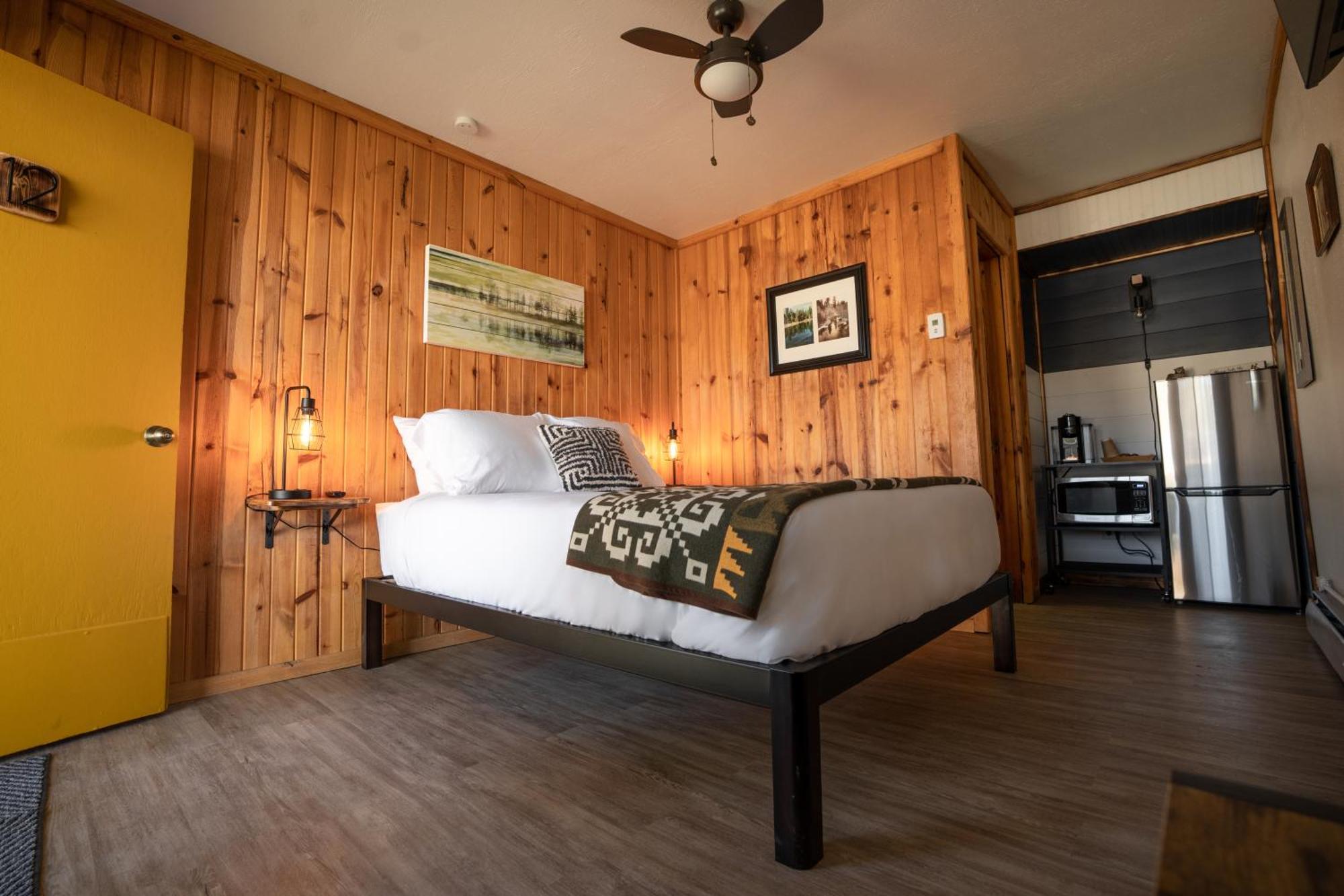 Columbia Point Hotel